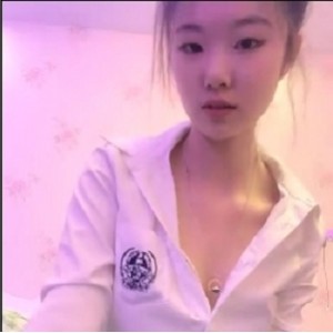 18岁美女吴迪《小熊維尼呀》视频合集